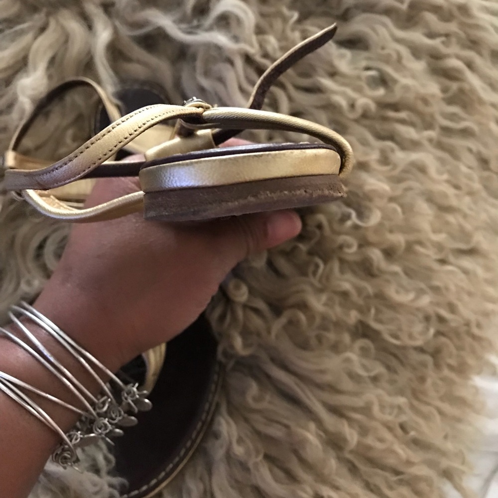 Chanel - Picture 3 of 4
